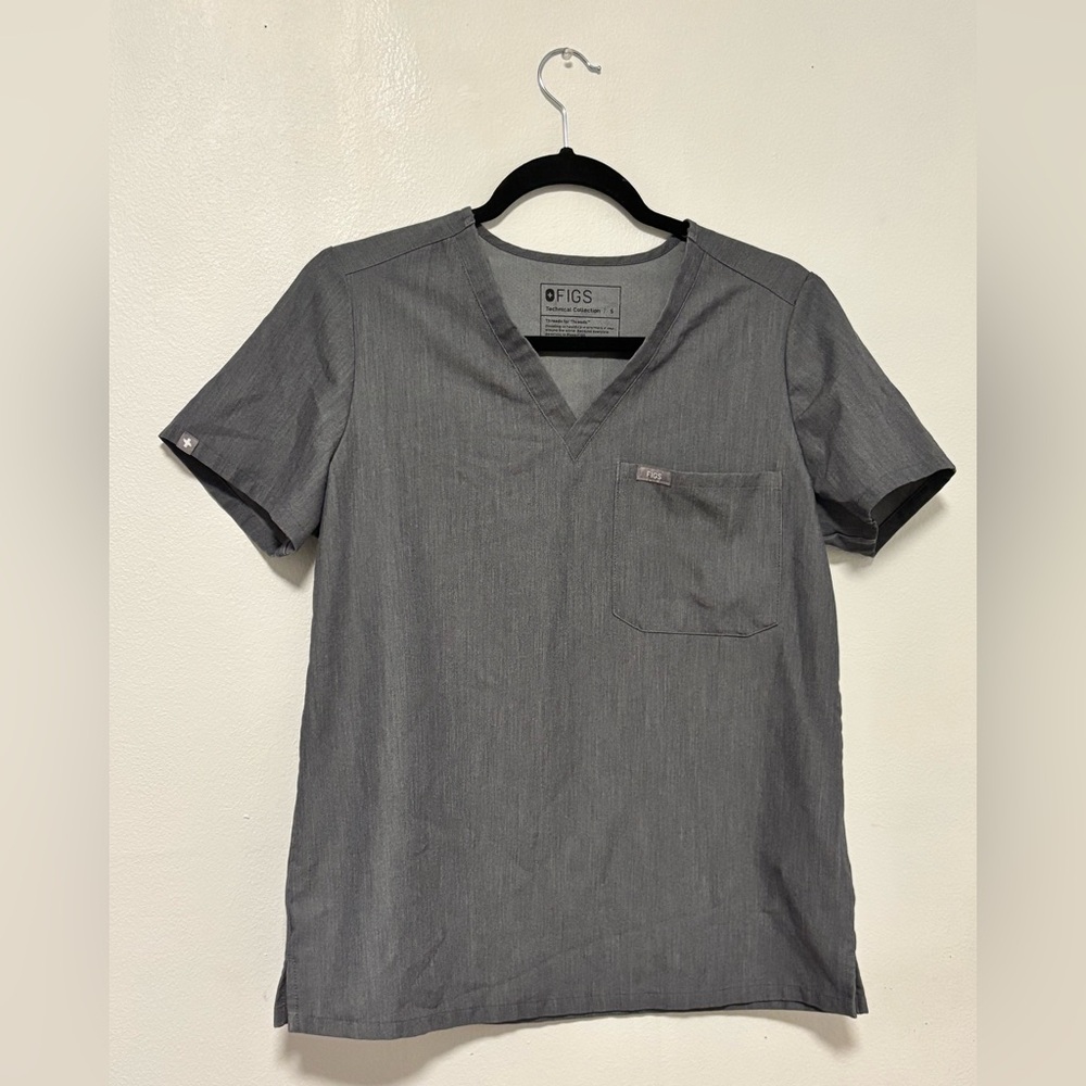 Figs Catarina One Pocket Scrub Top - Size S - Graphite